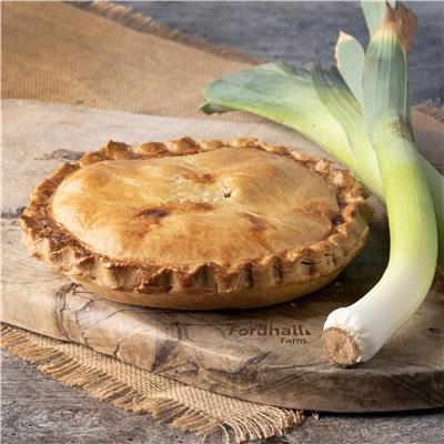 COOKED Handmade Turkey, Ham & Leek Pie (800g)