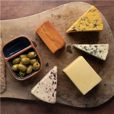 Cheese Selection MEDIUM. Five Cheeses (750g)